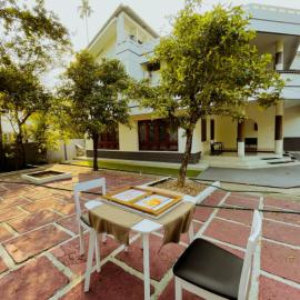 Upavan Villa-Two KM From Aluva Metro Station