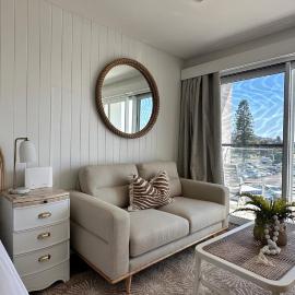 Beachfront Studio Fabulous Location, hotel Deewhyben