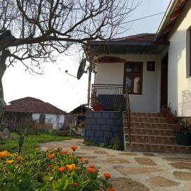Deda Bocin konak, hotel a Smilovci