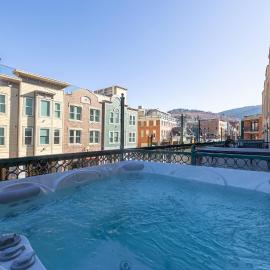 Ski in Ski out Main Street Balcony Hot Tub