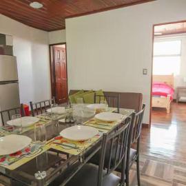 Bright and central apartment near Plaza del Sol, hotel in Guayabos