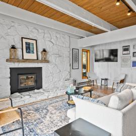 Condo Mt CB Close to town, closer to the mountain!, hotel i Mount Crested Butte