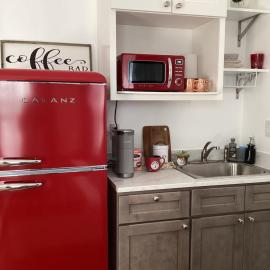 Boston Studio Apartment with Parking, next to Train or Buses, good Neighborhood