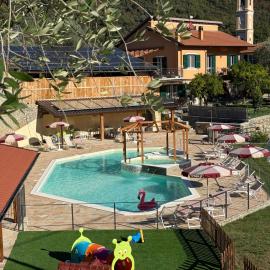 Agriturismo Gli Ulivi, hotel u gradu Garlenda