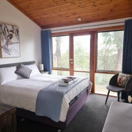 Queen Room with Balcony - Kookaburra Retreat Homestay, hotel a Pakenham