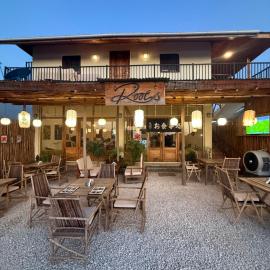 Roots inn, hotel i Paje