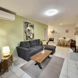 Art Home - 1,5 km από το κέντρο της Λαμίας