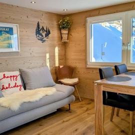 Imhof Alpine B&B Apartments, хотел в Бетмералп