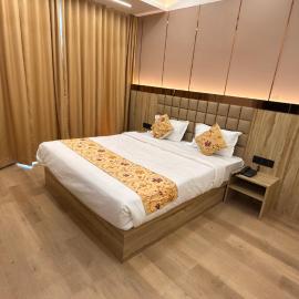 Hotel Radhe, hotel em Junagadh