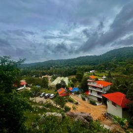Lakshmi Flower Tech Resort, Hotel in Yelagiri