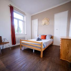 Maison partagée 5 chambres Emmanuel Rey Valenciennes, hotel in Valenciennes