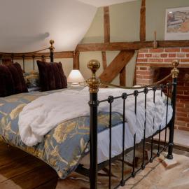 The Cotswold Luxe Cottage, хотел в Фрамлингам