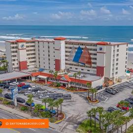 Amazing Studio Steps Away From The Atlantic Ocean!