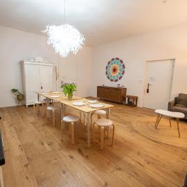 Most beautiful apartment in Bern with Parking, Massage & Meetingroom available, hotel u gradu Ostermundigen