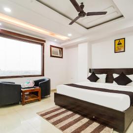 Yashobhoomi Grand, hotel u gradu 'Jāmb'