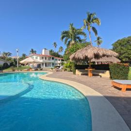 Mar y Cocos Hotel & Villas, hotel u gradu Mansaniljo