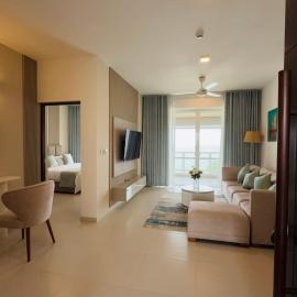 Ocean Luxe - Beachfront Stay with Infinity Pool โรงแรมในวัตตาลา