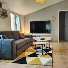 Appartement vue sur le lac, hotel in Aiguines