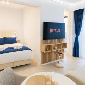 Royal Blue Studio Cortina North Luxury&Comfort, hotel em Voluntari