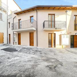 GM Apartments, hotel u gradu Pizzoli