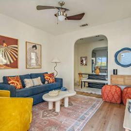 The Hideout - 2BR East Austin Home & Backyard