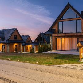 Akor House domki w Zębie، فندق في زومب