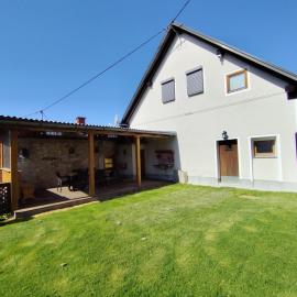 MaLu vintage house with garden，洛加泰茨的飯店