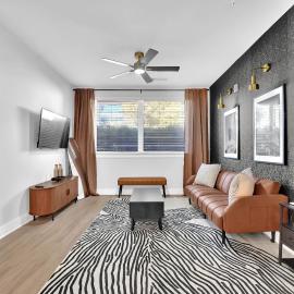 Luxury 2-Bedroom Apartment Near The Battery Atlanta with Pool, Sky Lounge & Free Parking