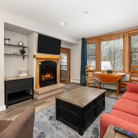 Ski-In Ski-Out Zephyr 1 Bedroom Condo 2204, hotel sa Winter Park
