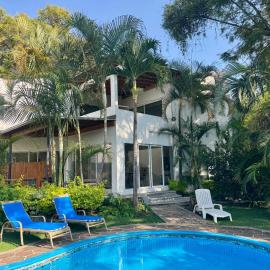 Casa con Alberca y terraza un lugar tranquilo para disfrutar, hotel v destinácii Cuernavaca