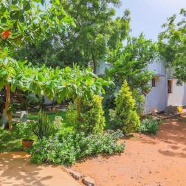 MM GARDENs, hotel in Kālapettai