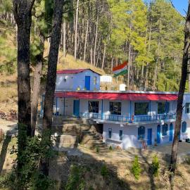 Pali Homestay Lansdowne Not Luxury but Stay with Legacy, hotel in Lansdowne