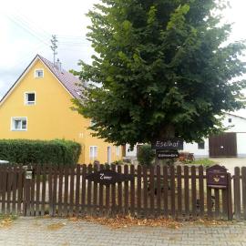 Monteurwohnung bei Crailsheim Feuchtwangen, hotel in Fichtenau