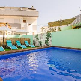 Villa Paraíso da Caparica, hotel v destinácii Charneca