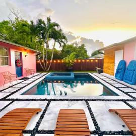Salthaus West Palm Beach - NEW Saltwater Pool & Spa!, hotel a West Palm Beach