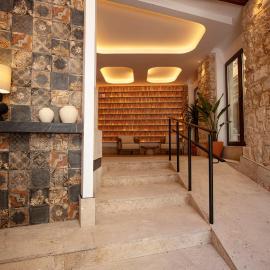 VELALMA -Edificio exclusivo de apartamentos turisticos en Centro histórico-JAEN, hotel i Jaén
