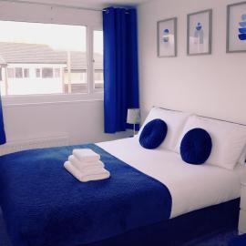 Spacious 3-Bed Near New Cross Hospital WV10، فندق في Fallings Park