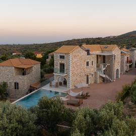 Liokrina suites, hotel in Koroni