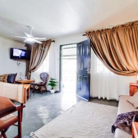 Peaceful luxurious fully-equipped home, hótel í Centurion