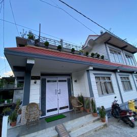 Jhalong Hornbill Homestay, hotel di Jhalong