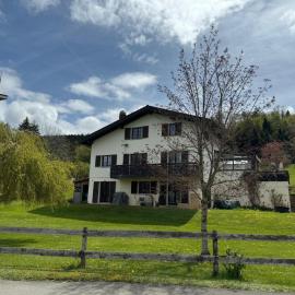 Résidence La Rose de l Ours, 2 Zimmer Idyll am See – hotel w mieście LʼAbbaye