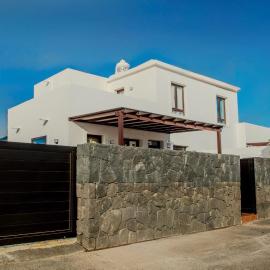 Tania Luxury Home, hotel in Playa Blanca