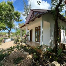 Solaya Residence - Boutique Beach-House in Kizimkazi with Garden & Parking