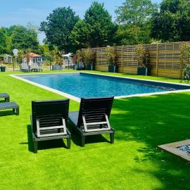 Mobil-home Sud Landes entre plages et forêt โรงแรมในHerm