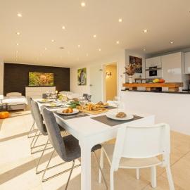 have-a-nice-Stay - Penthouse I Innenstadt I wenige Minuten zum Bahnhof I riesige Dachterrasse, hotel Ahrensburgban