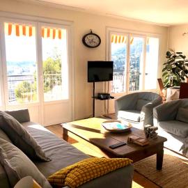 Appartement spacieux à 10 minutes de la plage, vue mer