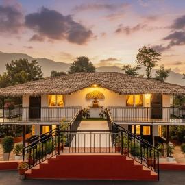 StayVista at Hermitage 4BR -Coorg Near Irupu Falls