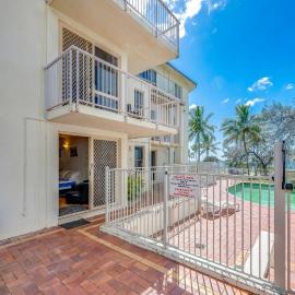 Shoreline Apartments - Unit 9b, hotel in Bargara