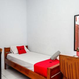 Tegal में, होटल RedDoorz Syariah near Alun Alun Balai Kota Tegal