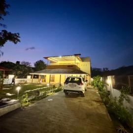 Parijat Villa - A Perfect Weekend Getaway, hotel sa Pune